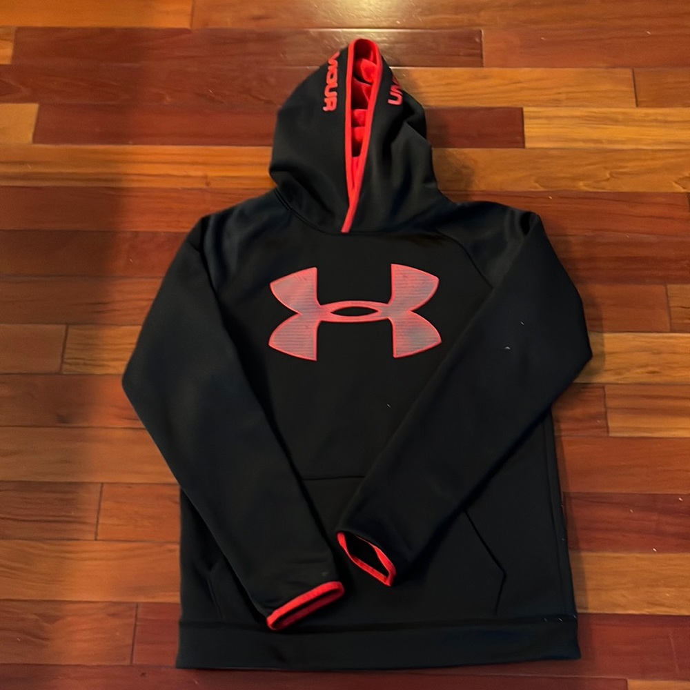 Boys Under Armor hoodie in black and red size Xl